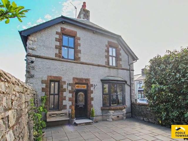 4 bed house for sale
