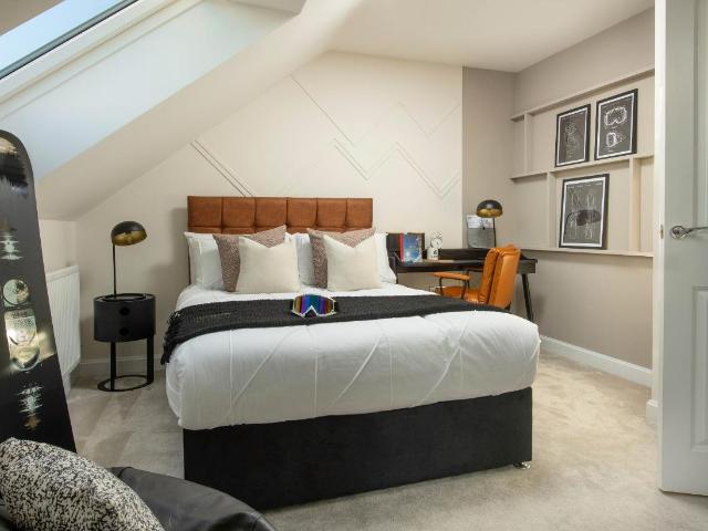 4 bed house for sale