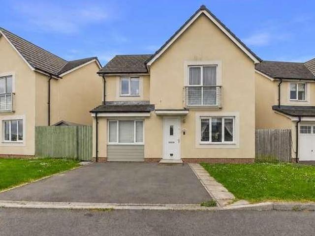 4 bed house for sale