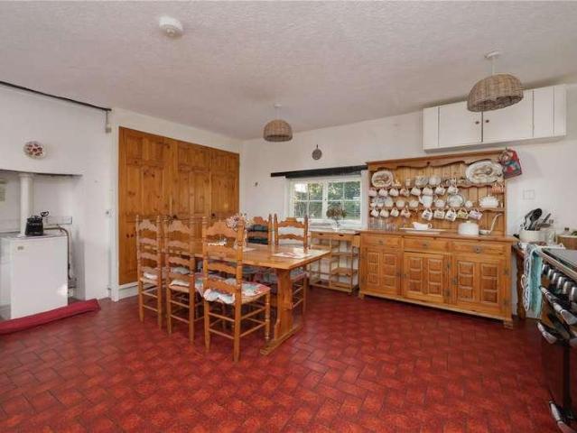 4 bed house for sale