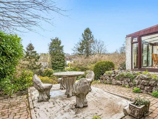 4 bed house for sale