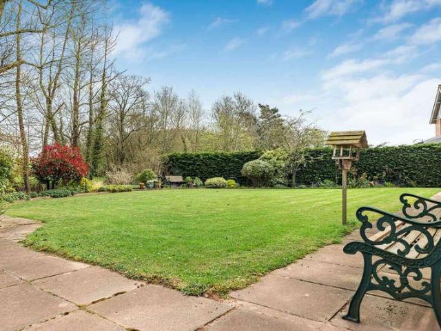 4 bed house for sale