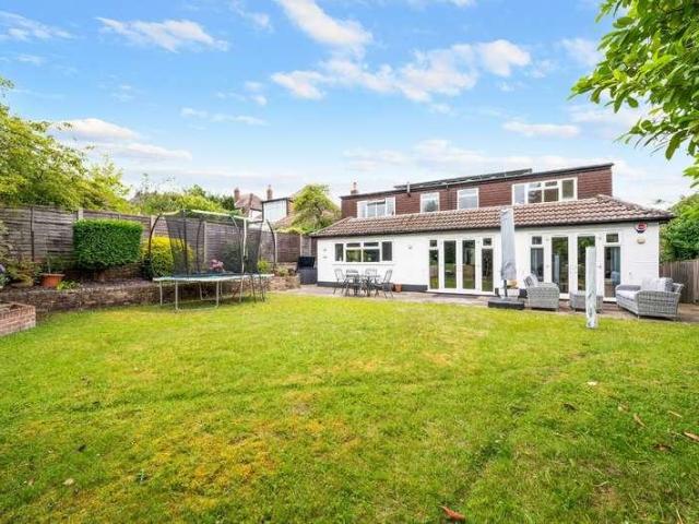 4 bed house for sale