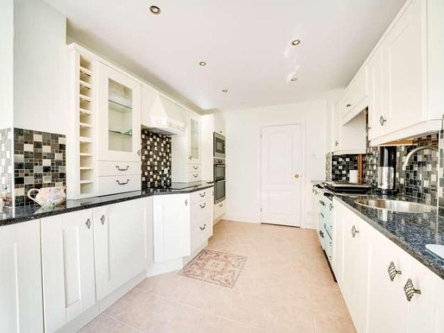 4 bed house for sale