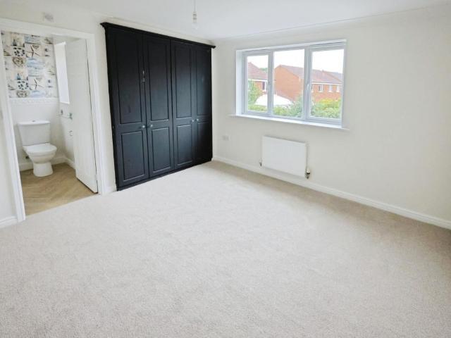4 bed house for sale