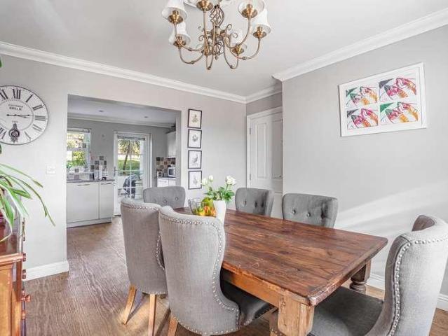 4 bed house for sale