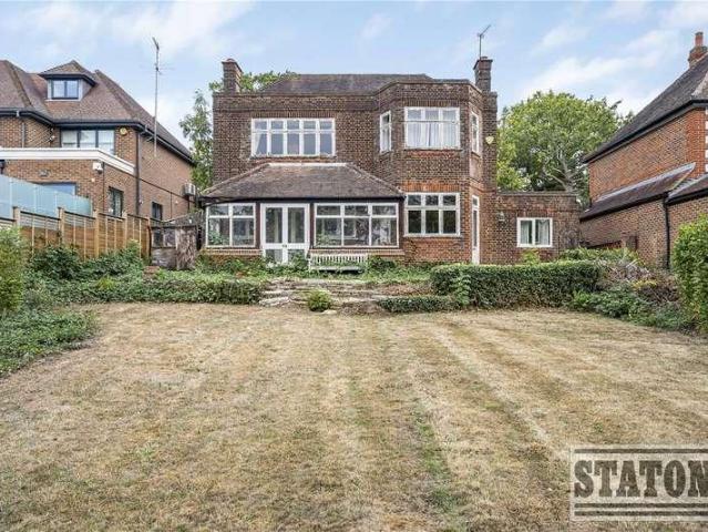 4 bed house for sale