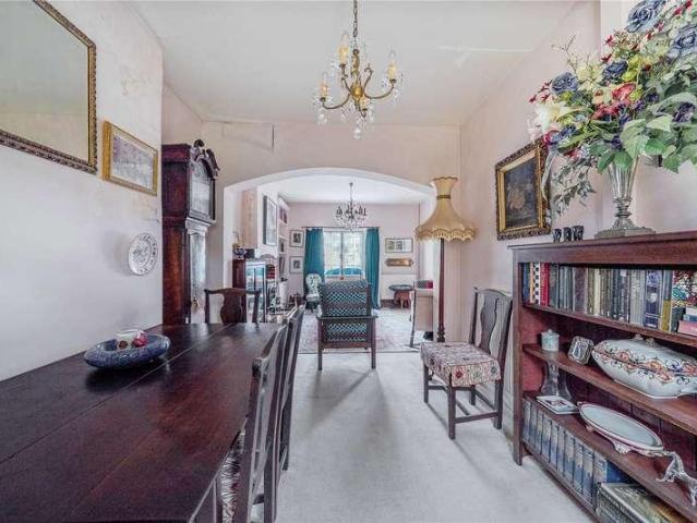 4 bed house for sale