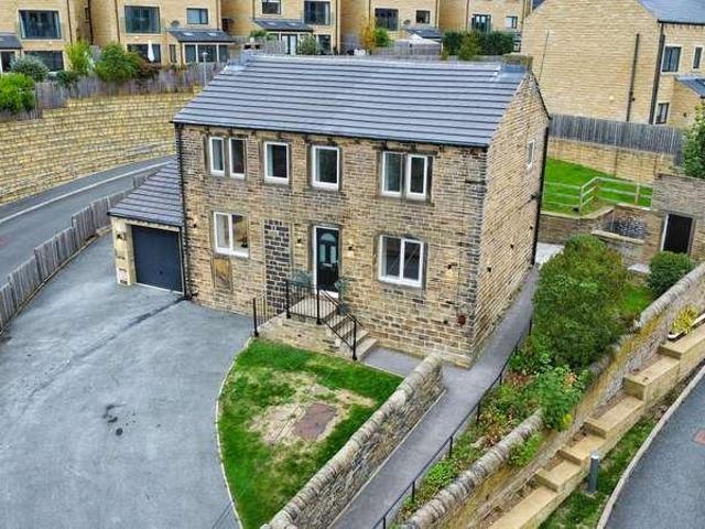 4 bed house for sale