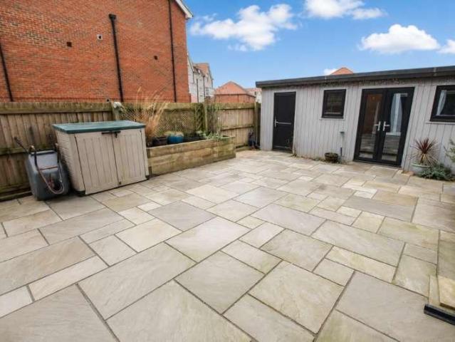 4 bed house for sale