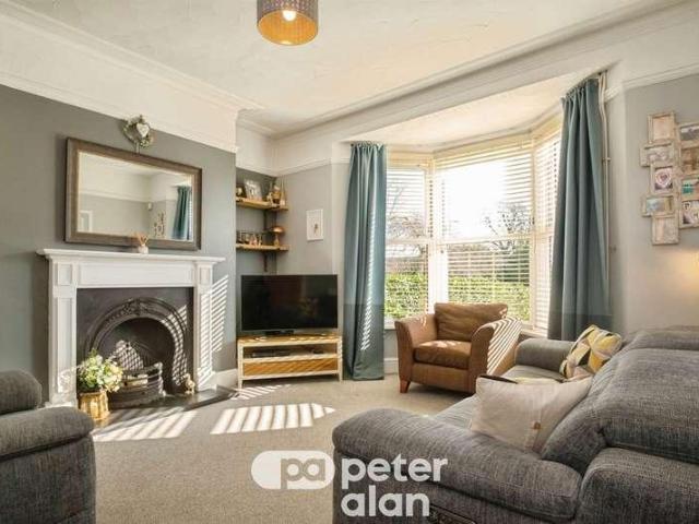 4 bed house for sale