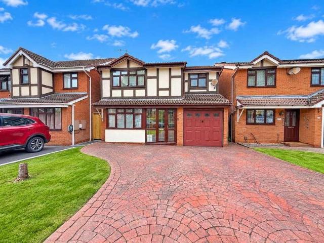 4 bed house for sale