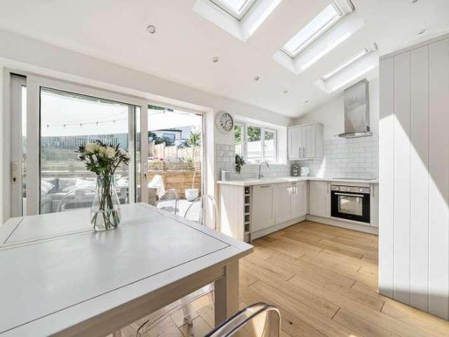 4 bed house for sale