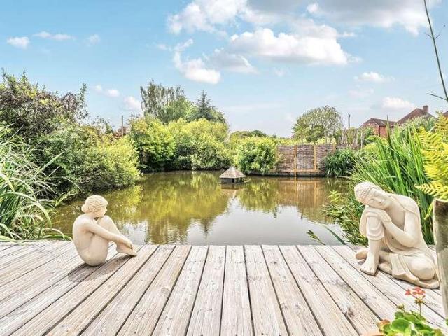 4 bed house for sale