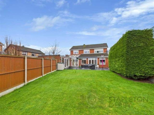 4 bed house for sale