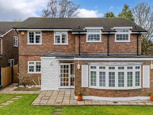 4 bed house for sale