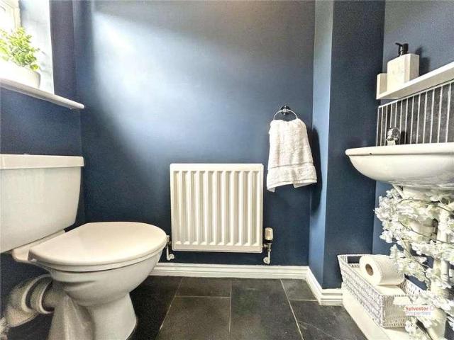 4 bed house for sale