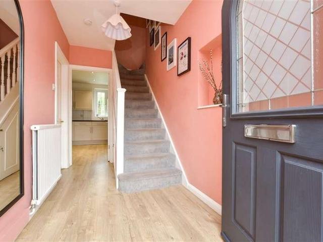 4 bed house for sale