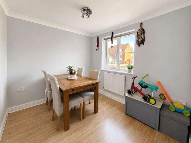 4 bed house for sale
