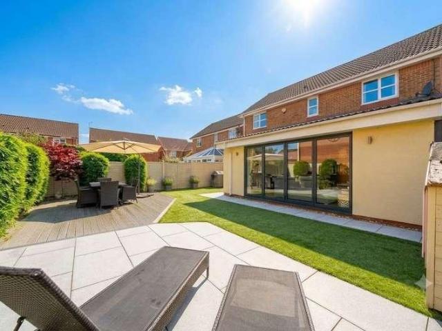 4 bed house for sale