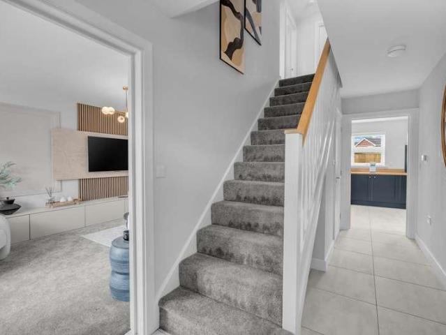 4 bed house for sale