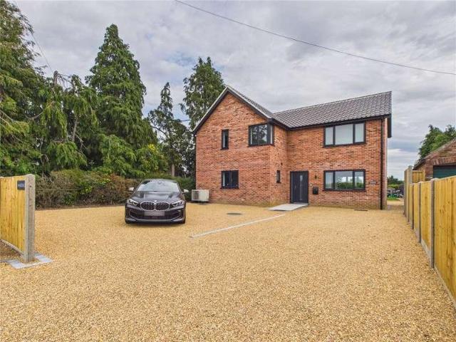 4 bed house for sale