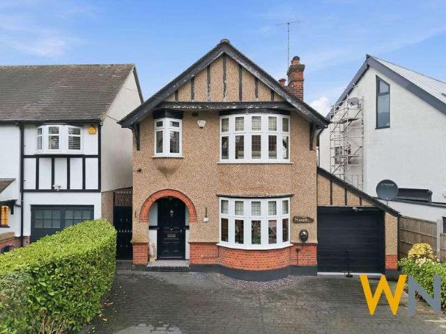 4 bed house for sale