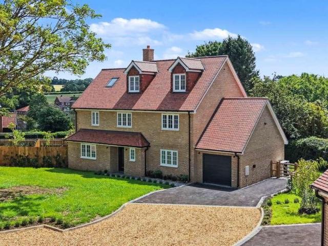 4 bed house for sale