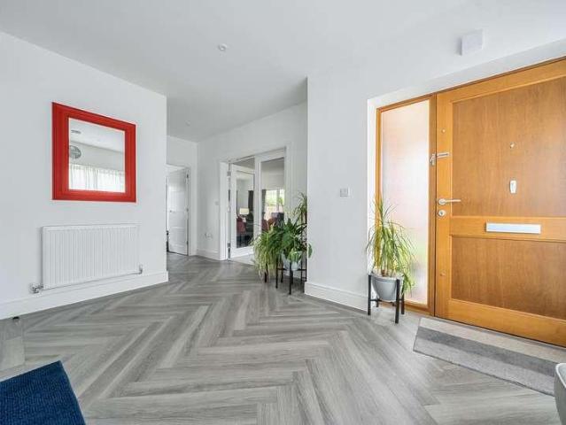 4 bed house for sale
