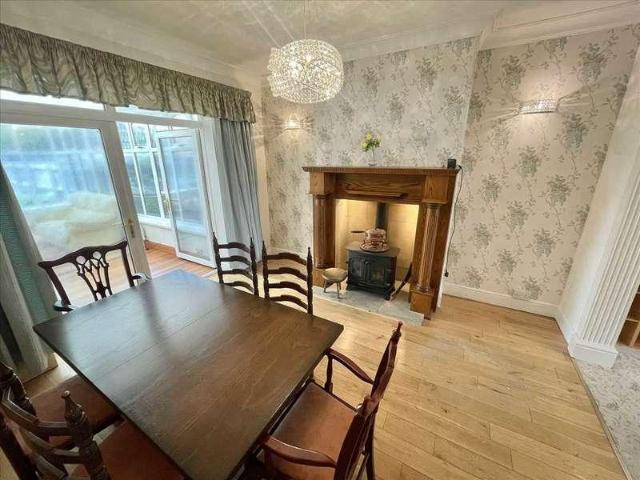 4 bed house for sale