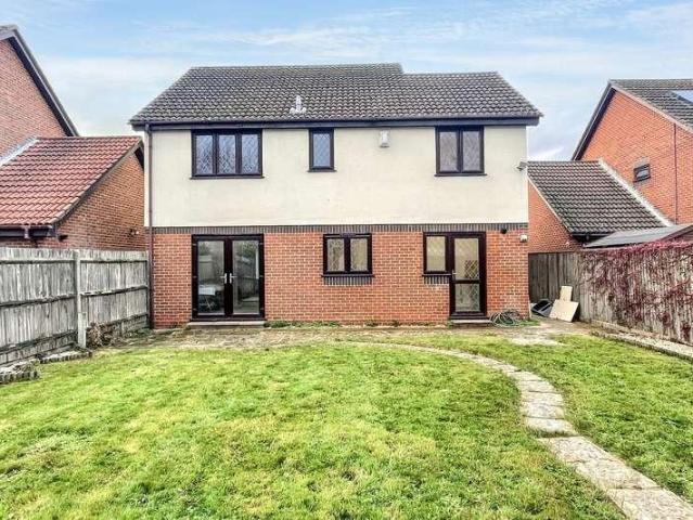 4 bed house for sale