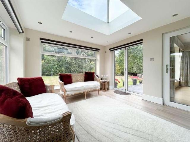 4 bed house for sale