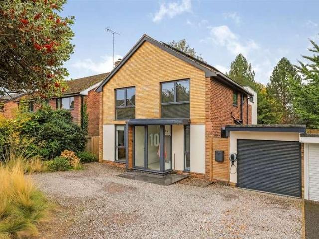 4 bed house for sale