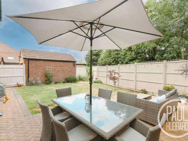 4 bed house for sale