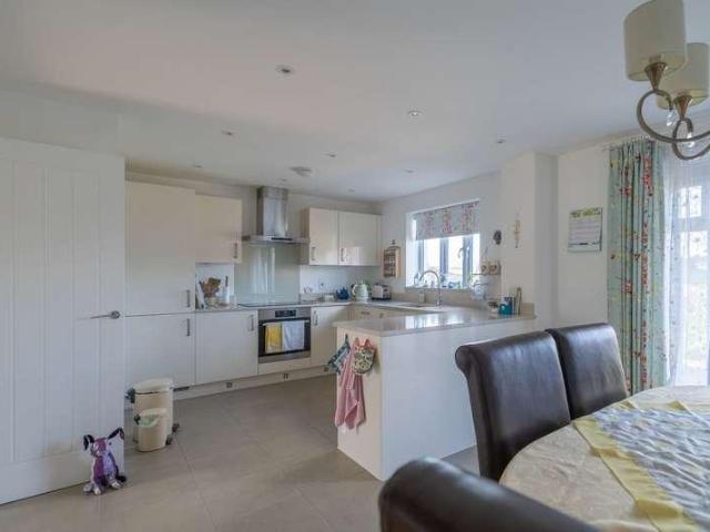 4 bed house for sale