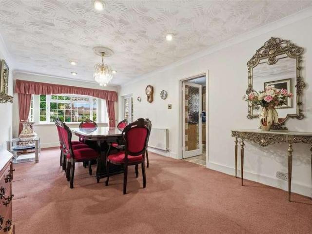 4 bed house for sale