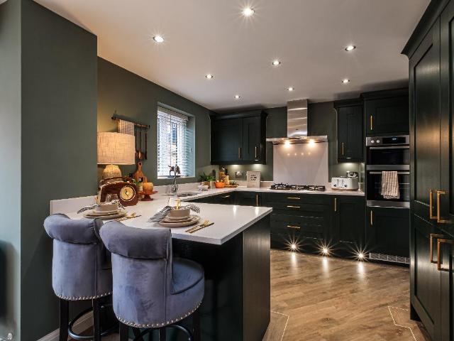 4 bed house for sale
