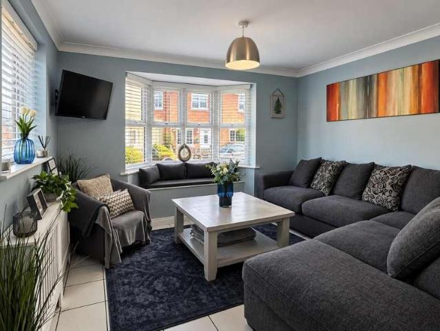 4 bed house for sale