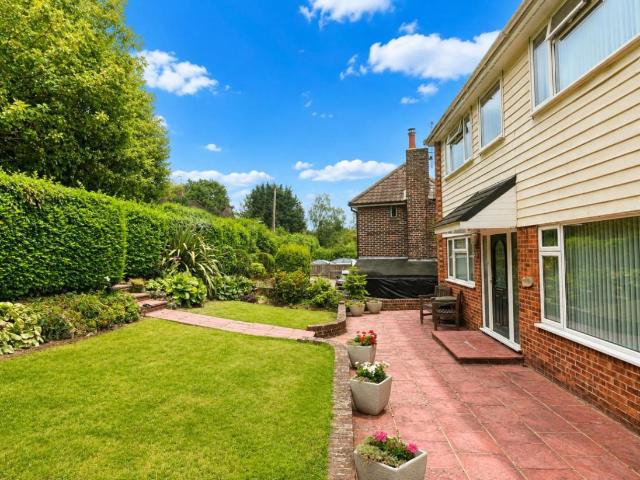 4 bed house for sale