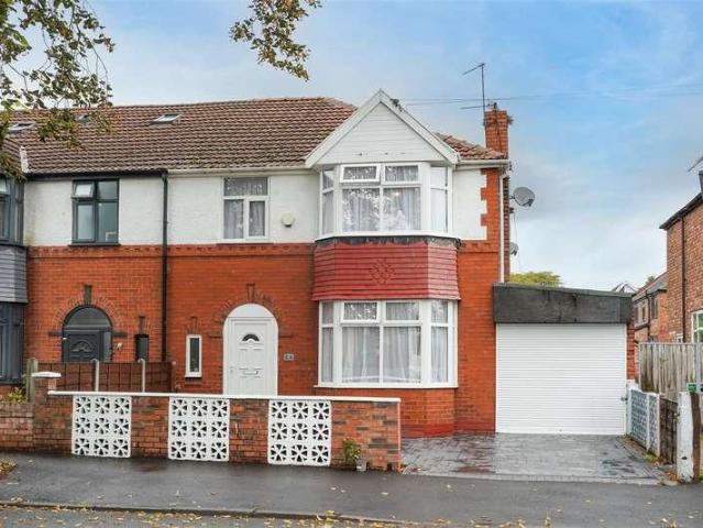 4 bed house for sale