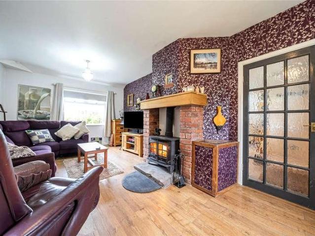 4 bed house for sale