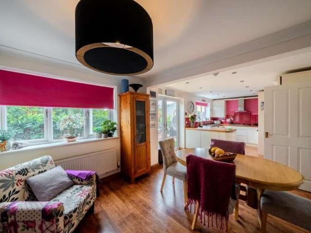 4 bed house for sale