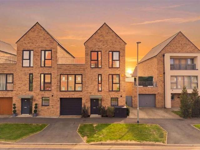4 bed house for sale