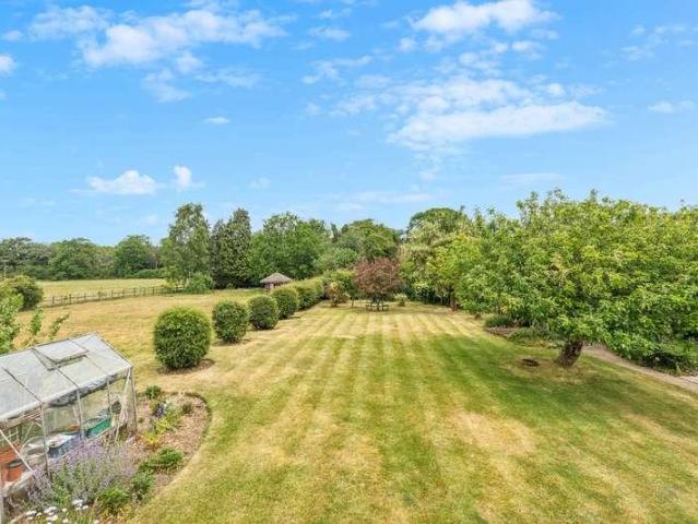 4 bed house for sale