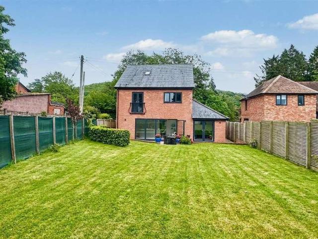 4 bed house for sale