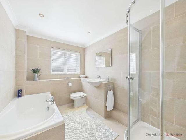 4 bed house for sale