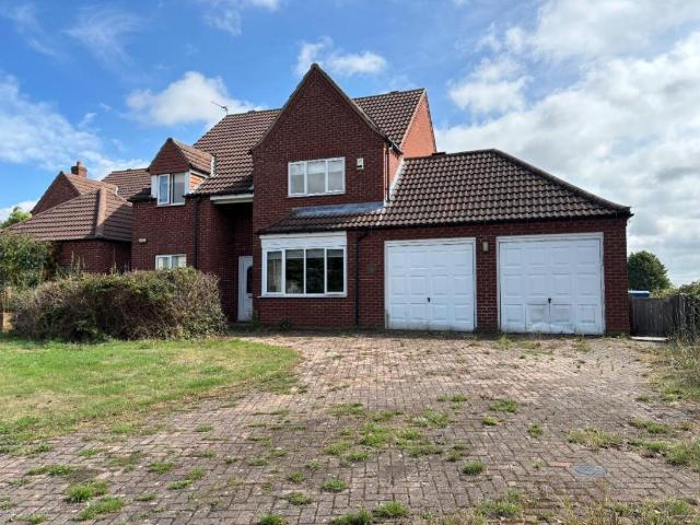 4 bed house for sale