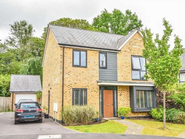 4 bed house for sale