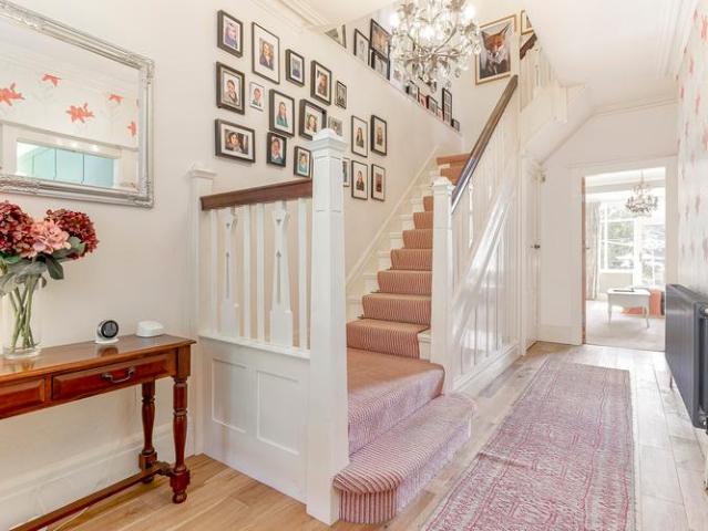 4 bed house for sale