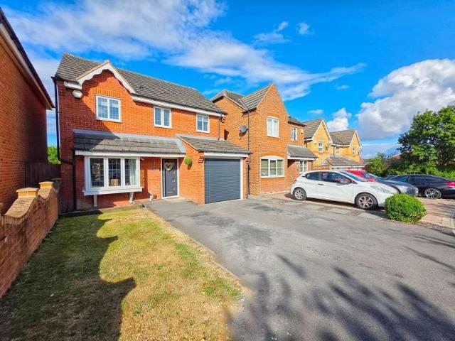 4 bed house for sale